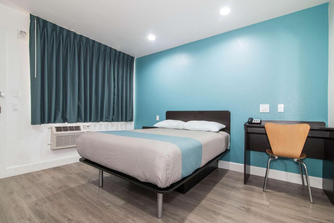 Motel 6-Moreno Valley, Ca - Perris Bagian luar foto