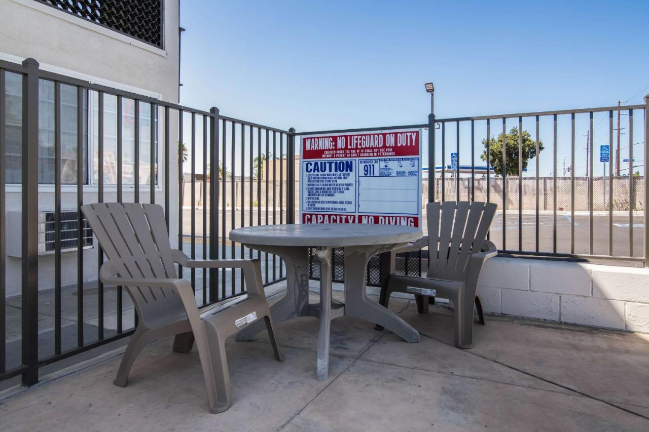 Motel 6-Moreno Valley, Ca - Perris Bagian luar foto