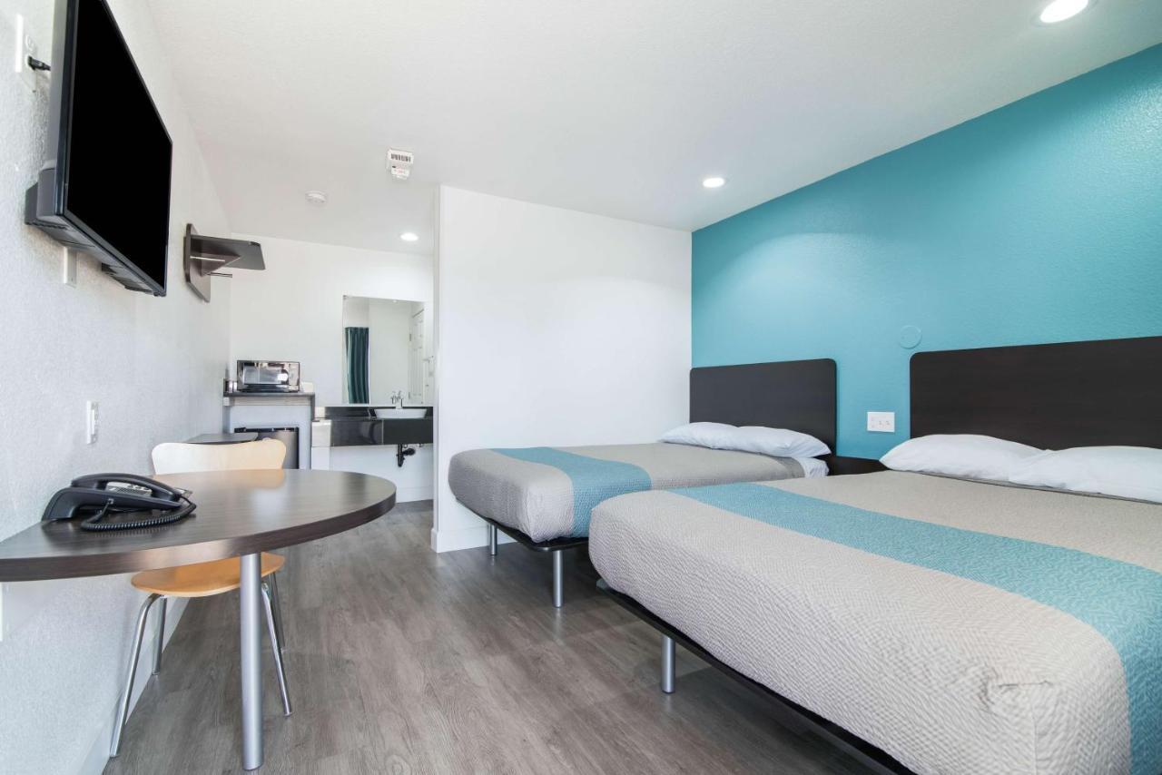 Motel 6-Moreno Valley, Ca - Perris Bagian luar foto