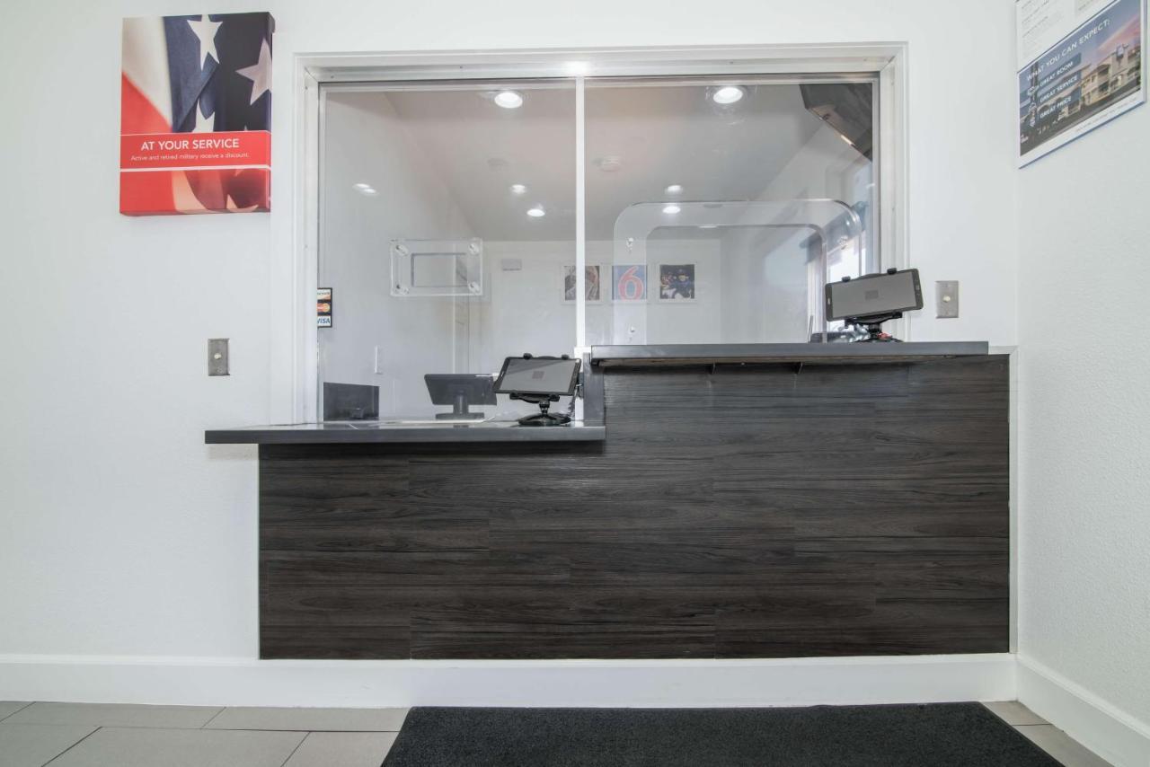 Motel 6-Moreno Valley, Ca - Perris Bagian luar foto